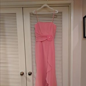 NWOT BELSOIE FORMAL GOWN